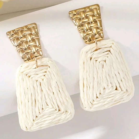Elegant Gold and Cream Woven Earrings - Picture 1 of 3